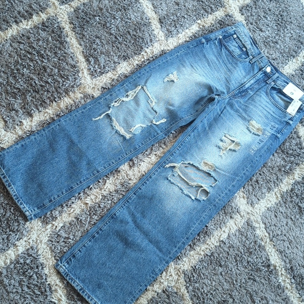 Aeropostale Low Rise Skater Non Stretch Denim Distressed Jean Size 4R - Picture 5 of 9